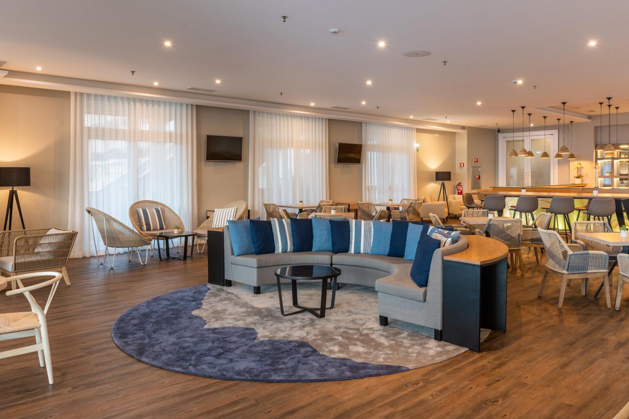 منتجع برايا ديل راي ماريوت جولف آند بيتش Praia del Rei المظهر الخارجي الصورة The lounge at the airport