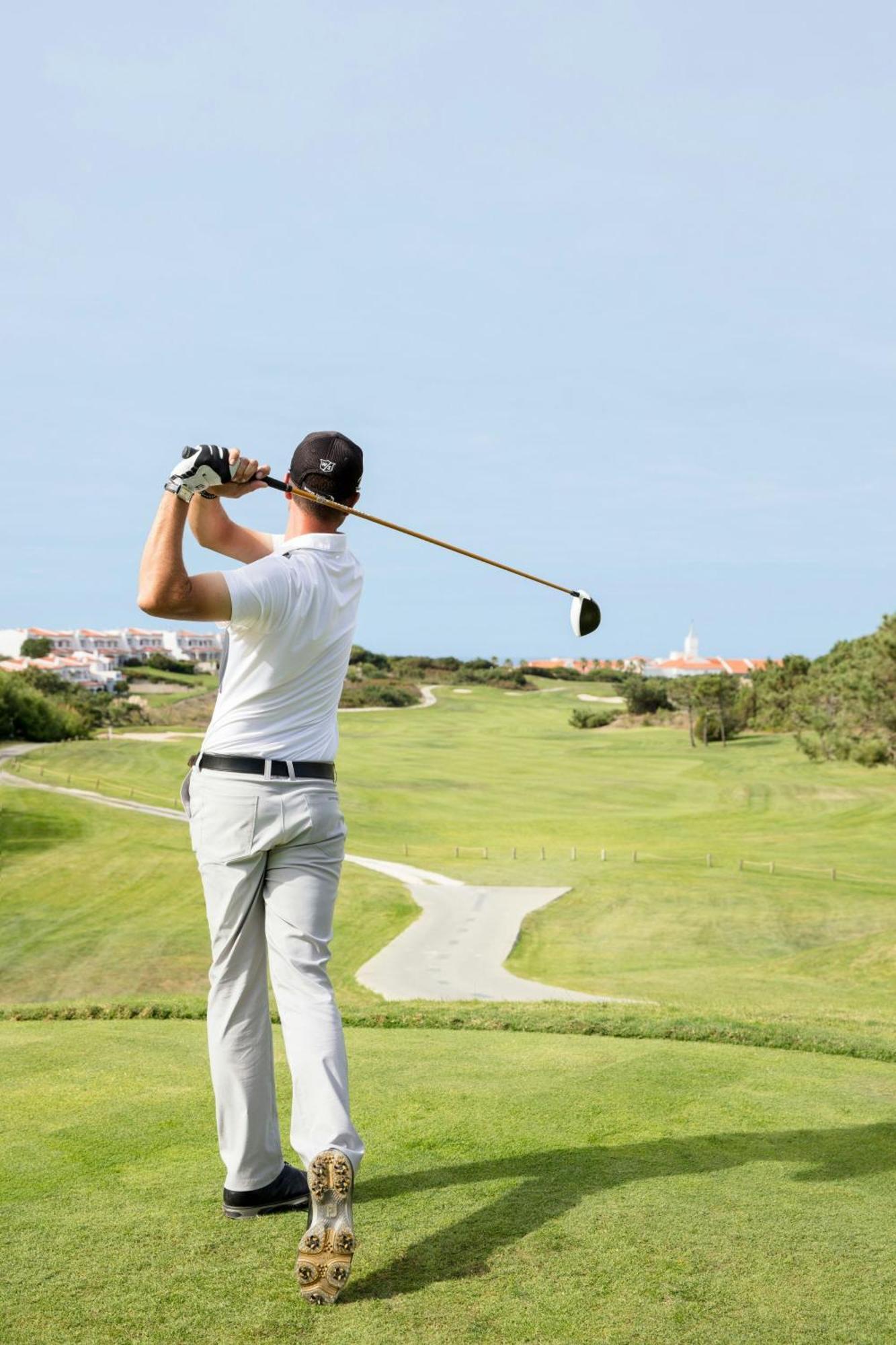 منتجع برايا ديل راي ماريوت جولف آند بيتش Praia del Rei المظهر الخارجي الصورة Golf player